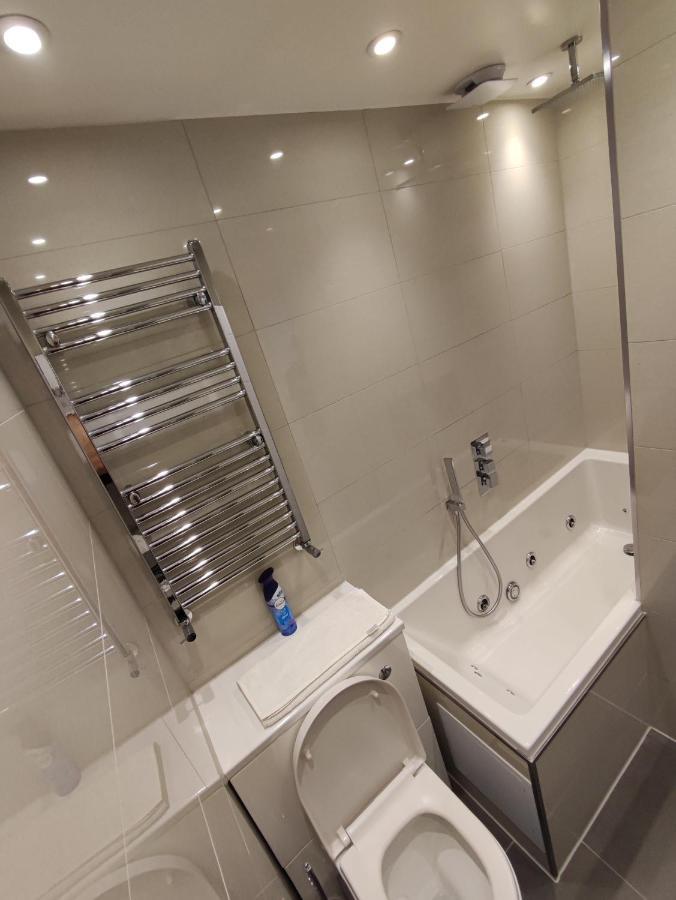 Modern 2 Bedroom Flat With Private Outdoor Terrace Лондон Экстерьер фото